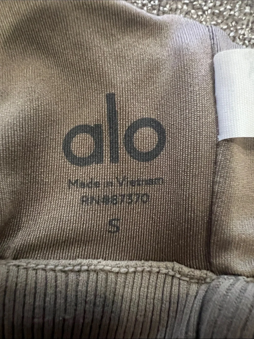 ALO Yoga ribbed athletic
